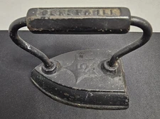 Geneva Illinois SAD IRON / CAST IRON 5 lb ANTIQUE