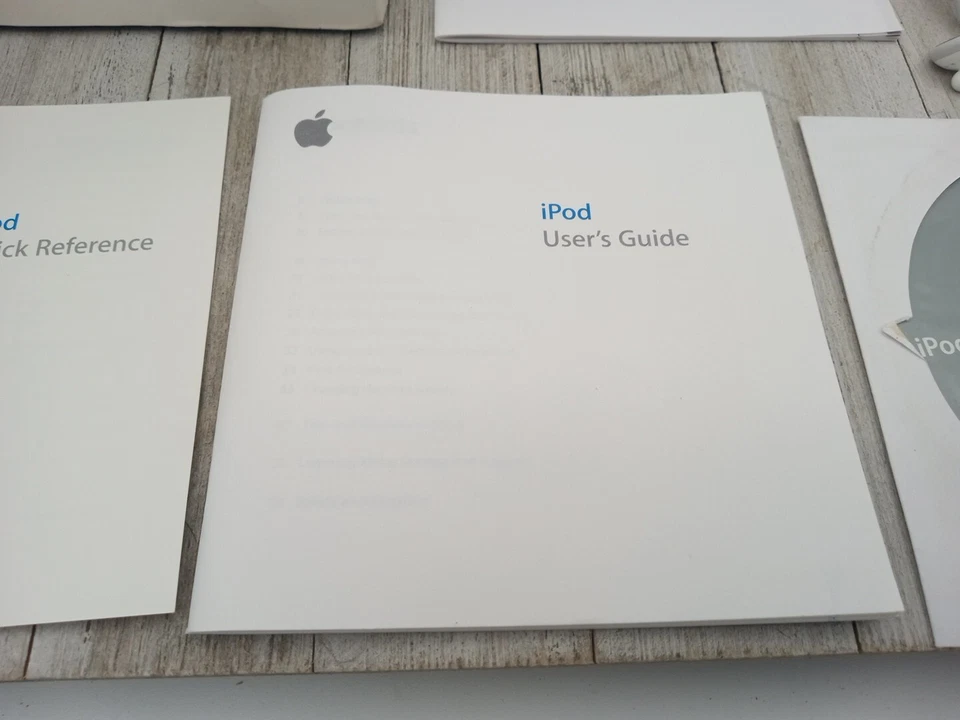 Lot 2003 Apple iPod User Guide Cd Rom Headphones Dock 9130 Box Quick Reference - Image 3 of 4