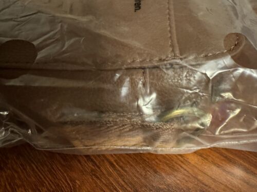 ThirtyOne ~ Boutique Crossbody ~ Cappuccino Smooth Pebble With Strap NIP - Picture 5 of 5