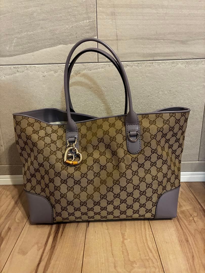 Gucci Tote Bag Beige Gray Canvas Leather Heart Charm Authentic Ladies Fashion thumbnail 2