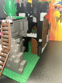 LEGO Castle: Dark Dragon's Den (6076)