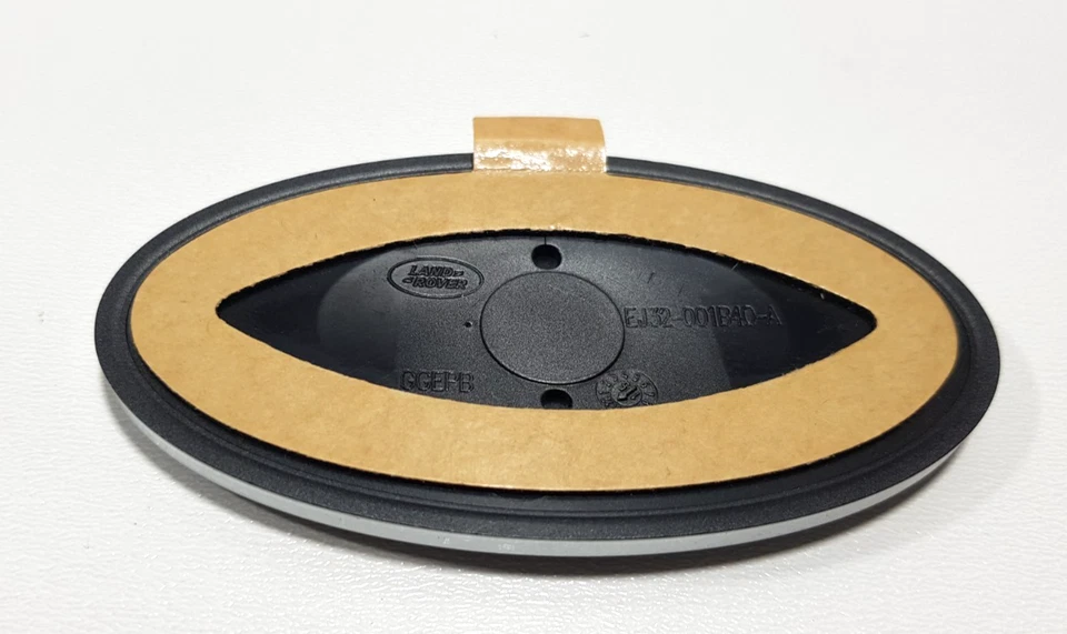 Land Rover Defender Evoque Bagagliaio Portellone Logo Stemma Originale LR060140 - Immagine 2 di 4