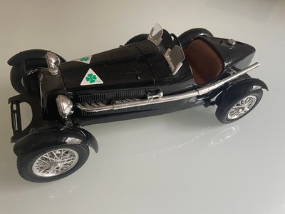 Burago 1/18 Alfa Romeo 2300 Monza (1934)
