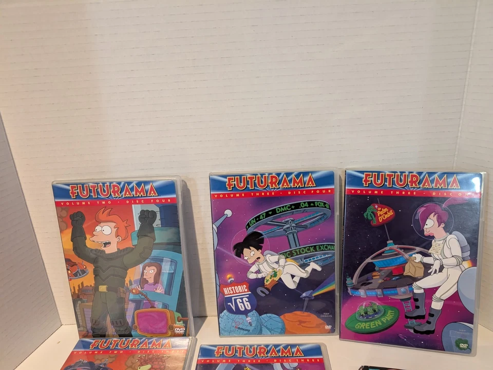Futurama DVD Lot Inc..Volume 3-Discs1-4. Vol. 2 Discs,1,3 & 4. & Futurama Movie  - Image 3 of 4