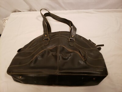 Large Matt & Nat Purse, Rounded, Black w/ Green Threads, Zip Up, Used