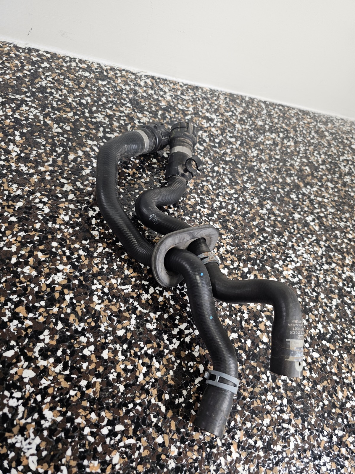 2013-2016 Audi A4 Heater Core Coolant Hose 8K1819350CK