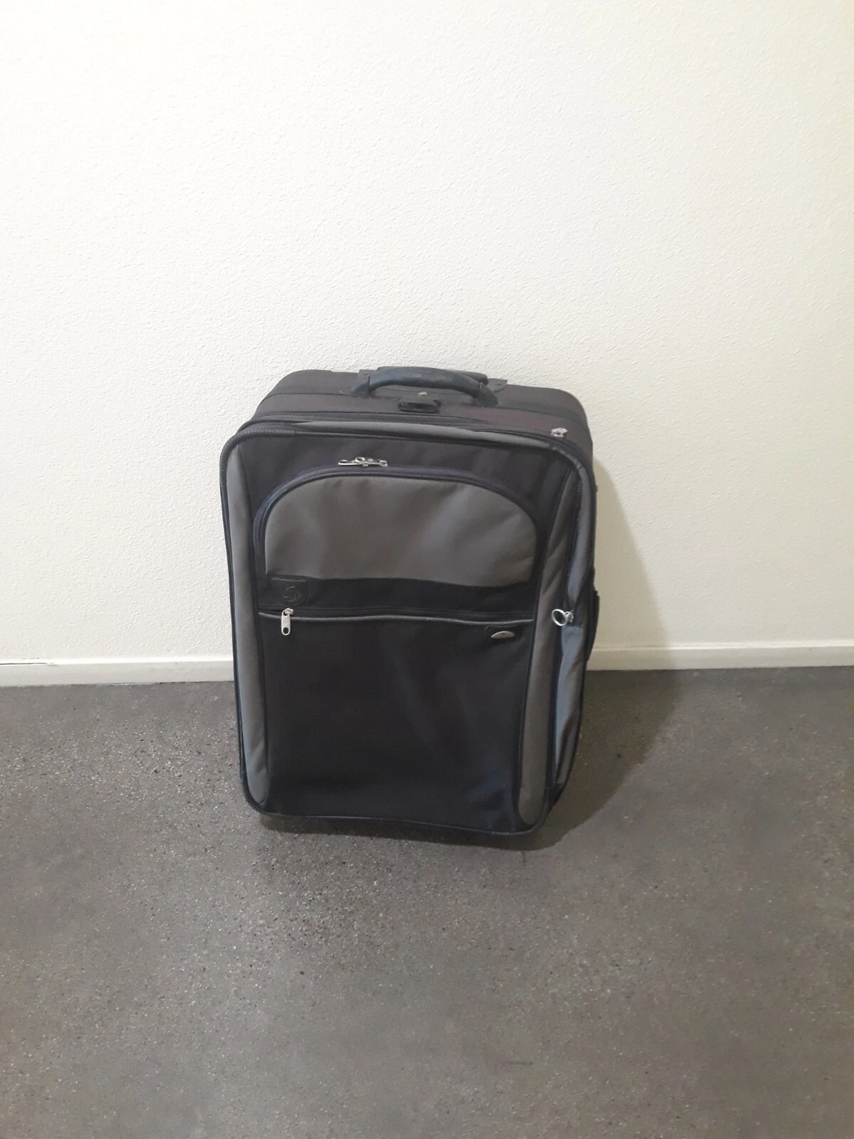 Samsonite Luggage Black (needs repair) - Image 2