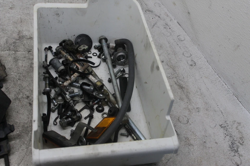 98 99 00 HONDA SUPER HAWK 1000 VTR1000 VTR OEM PERNOS MISCELÁNEOS J3 Foto 2 de 4