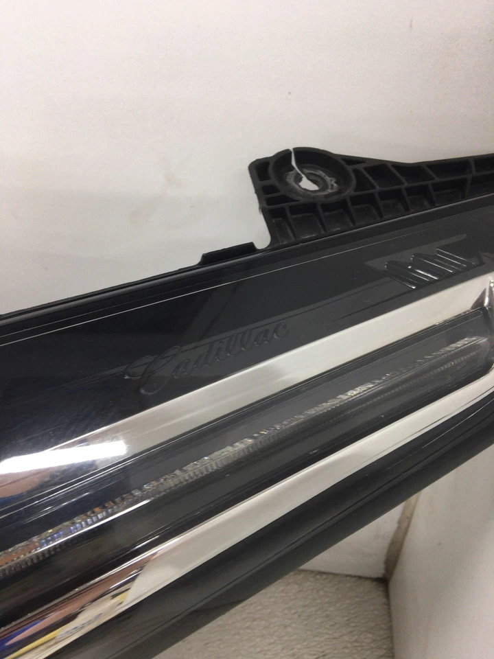 15 CADILLAC ESCALADE Driver Headlight - Image 4 of 4