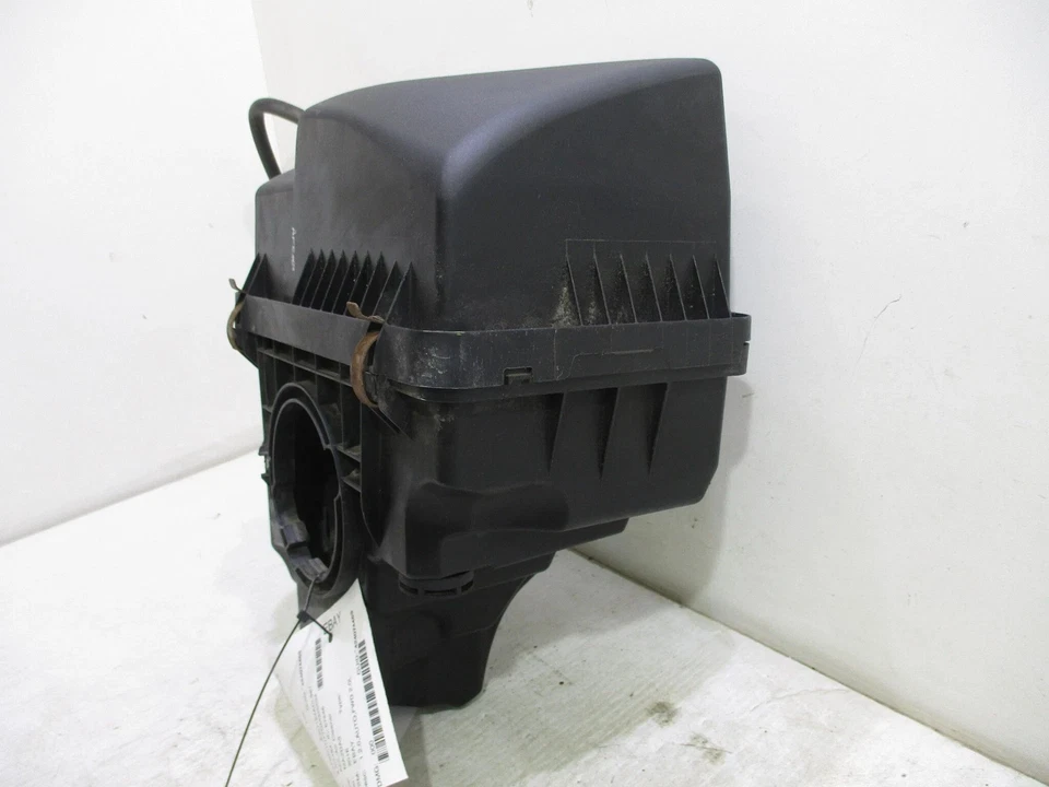 2014-2018 Mazda 3 2.0L Factory Air Cleaner Intake Box OEM Assembly Foto 4 de 4