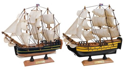 SAILINGSTORY Wooden Model Ships Sailing Ship Model Sailboat Decor Endeavour, ...