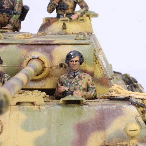 Pro-Painted Figures : Set 04 1:35 German SS Tank crews in WW2 - Picture 4 of 9