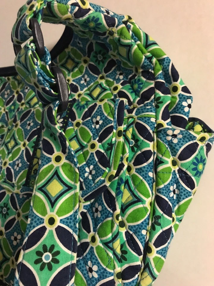 Vera Bradley Retired Daisy Daisy Cargo Sling Bag Rare Crossbody Floral Purse - Image 3 of 4