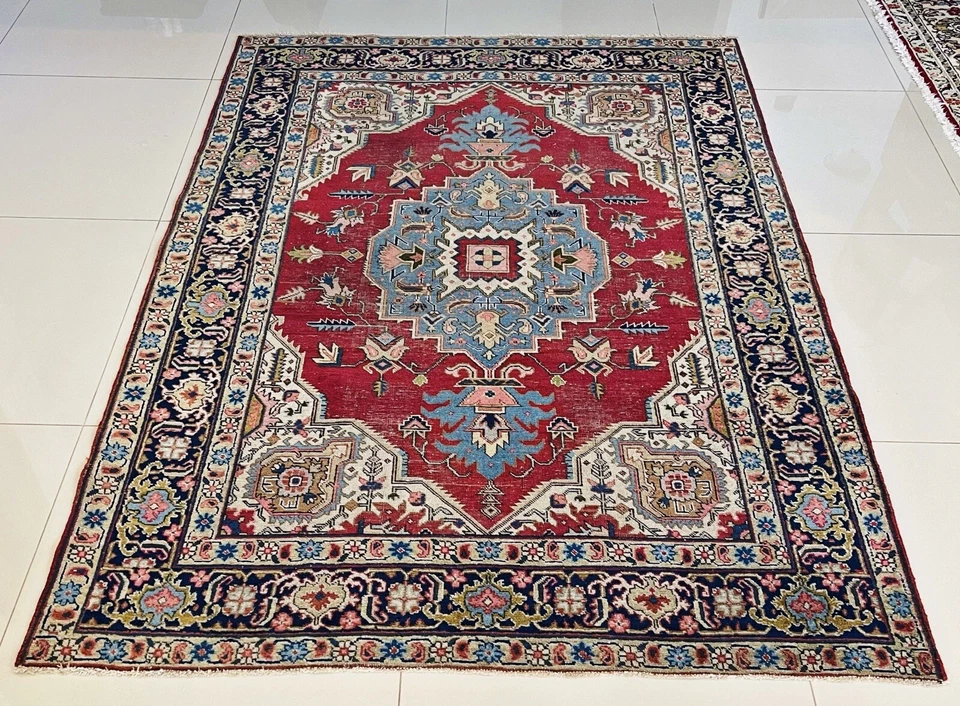 Excelente alfombra antigua Serapi anudada a mano exquisita 4’ 7” x 6’ 4” (INV170) Foto 2 de 4