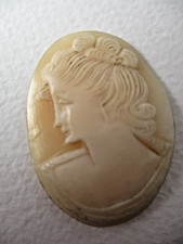 Cammeo antico con viso di donna senza cornice