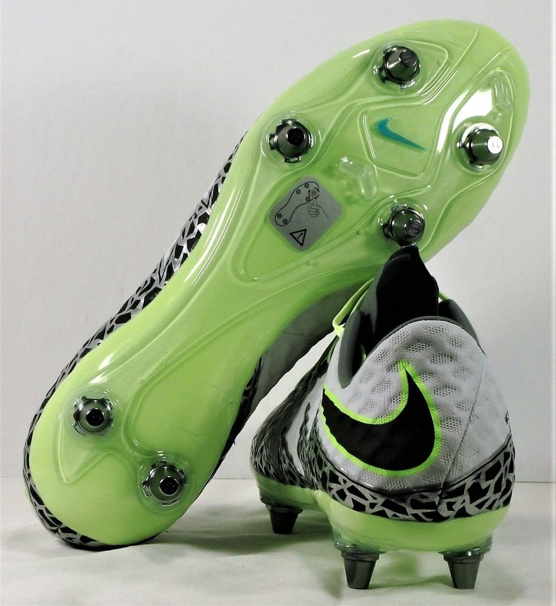Nike Hypervenom Phinish II SG-PRO Men's Soccer Cleats Style