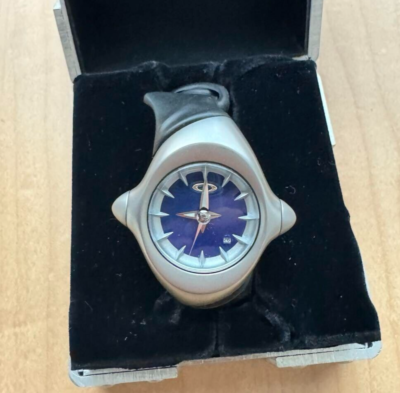 Oakley クラッシュ　ラバーベルト 時計 青 Oakley Crush 1.0 Watch Stainless Steel Black Rubber Blue Dial Junk