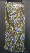 Sag Harbor Women's Skirt 100 Rayon-Green With Blue Red Floral