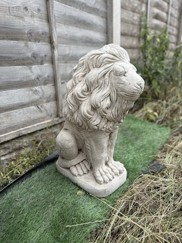 Pair Of Cast Stone Lions - Picture 11 of 14