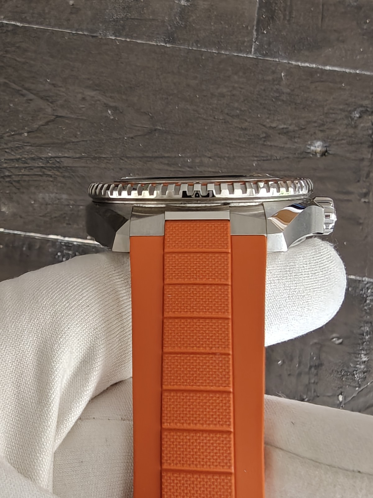 Omega Seamaster Planet Ocean 600M Steel Auto 42mm Orange 217.32.42.21.01.004 image 5