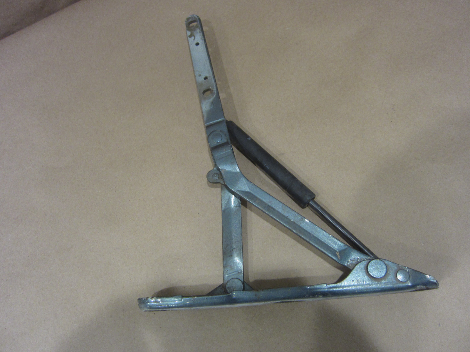 Maserati 4200,GranTurismo - RH Rear Trunk Lid/Bonnet Hinge - P/N 384700106