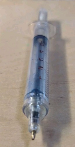Vintage Special Plastic Ballpoint Pen shaped like a medical syringe - Picture 2 of 2