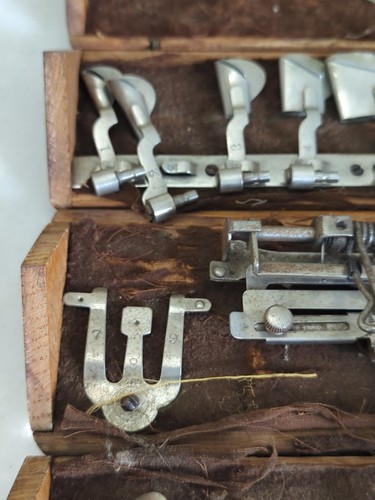 Antique Singer Wooden Fold Out Puzzle Box & Sewing Machine Attachments Late 1800 - Picture 5 of 11