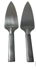 RADA CUTLERY 2 Server 1-Serrated Pie Server And 1 Plain Pie Server