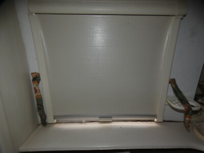 Seitz Wohnwagen Fensterrollo,Insektenschutz 66x63cm,Coachman VIP andere,sehr guter Zustand