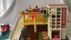 Vintage 1970 Fisher Price Little People Parking Ramp Service Center Garage #930