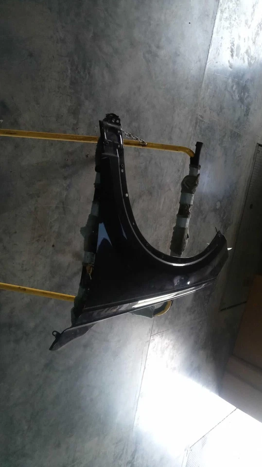 Guardabarros delantero izquierdo usado se adapta a: Audi Q7 2017 delantero izquierdo grado A Foto 2 de 4