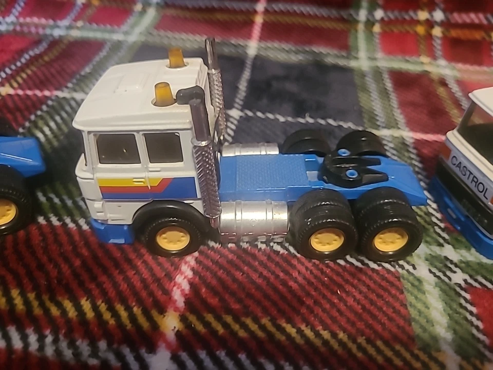 Lot Of Three 1988 Matchbox IVECO Trucks - Image 4 of 4