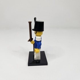 Lego Pirate Bluecoat Imperial Soldier Minifigure With Musket On Stand