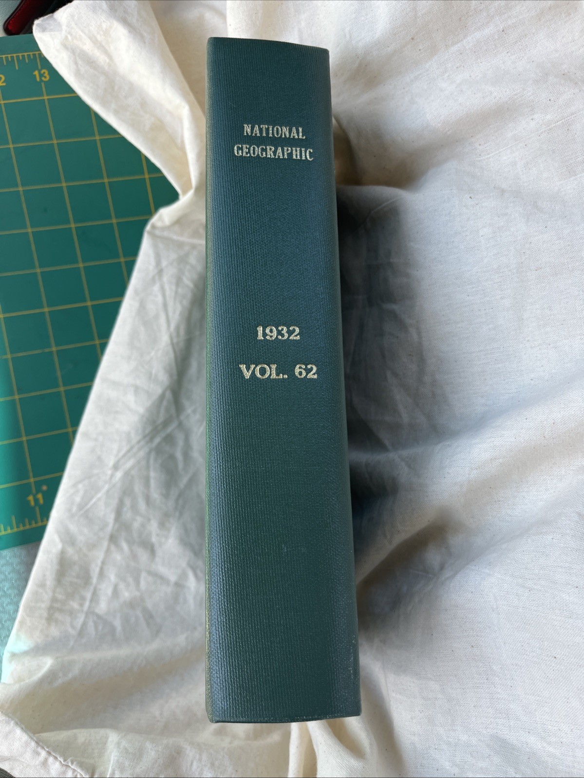 1932 National Geographic Magazine  VOLUME 62