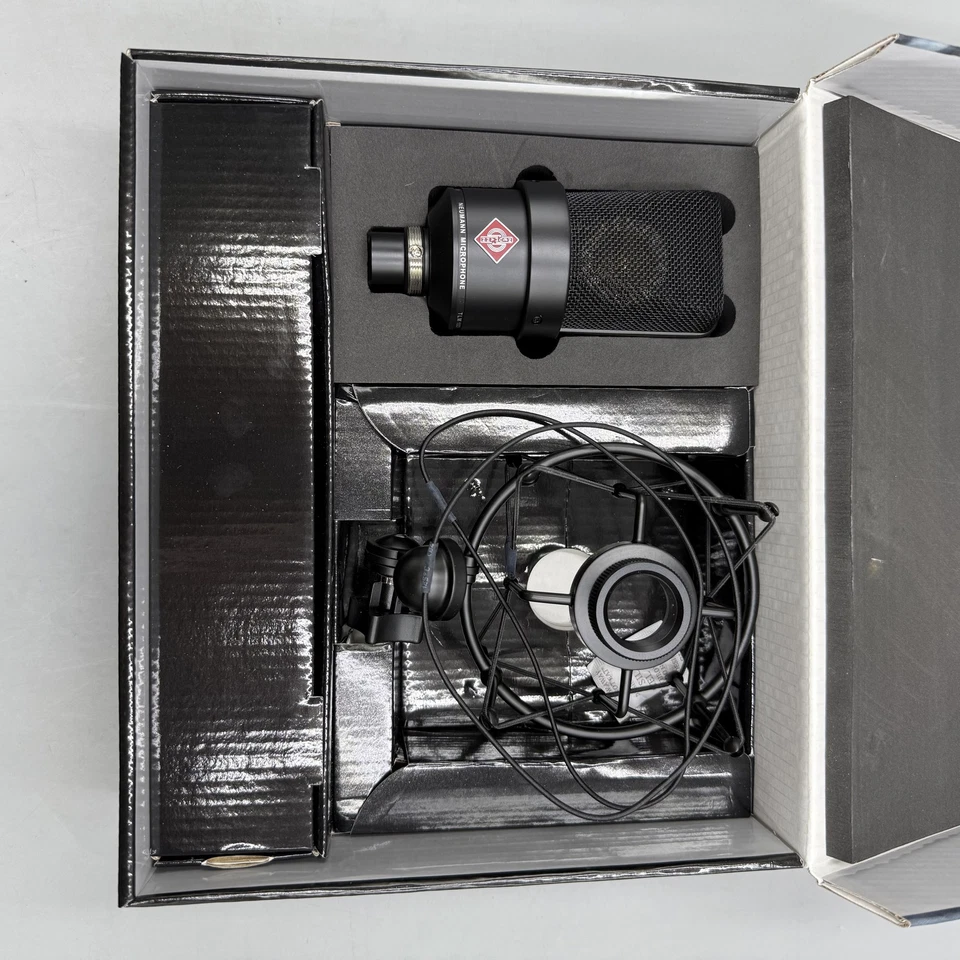 Neumann Black TLM 103 Large-Diaphragm Condenser Microphone w/Box & Shock Mount - Image 4 of 4