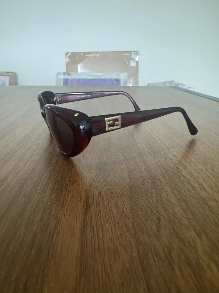 Óculos de sol vintage Fendi FS189 em armação colorida Merlot feito na Itália boa forma - Imagem 2 de 4