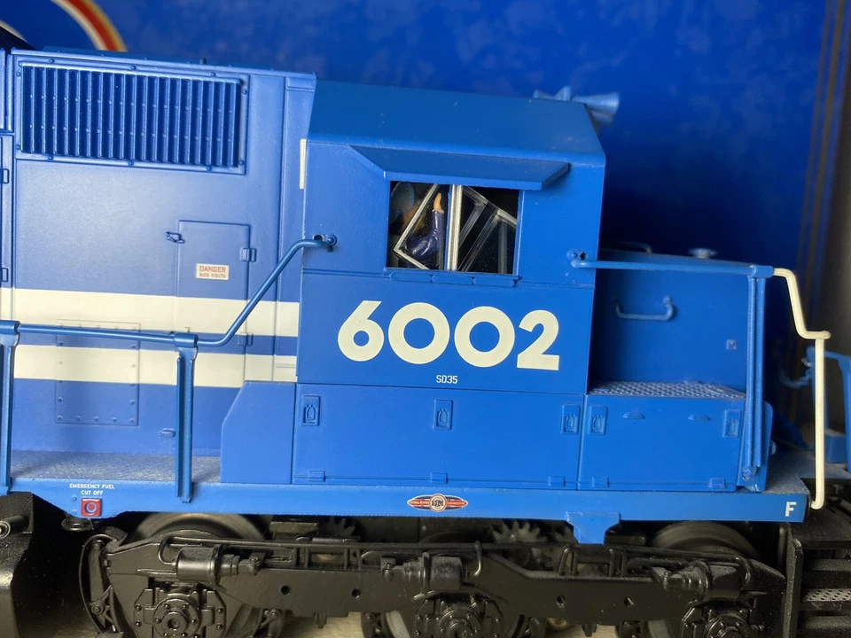 Atlas SD-35 Diesel Locomotive #6804-1 Conrail #6002 Used. Our # U1059 - Image 2 of 4