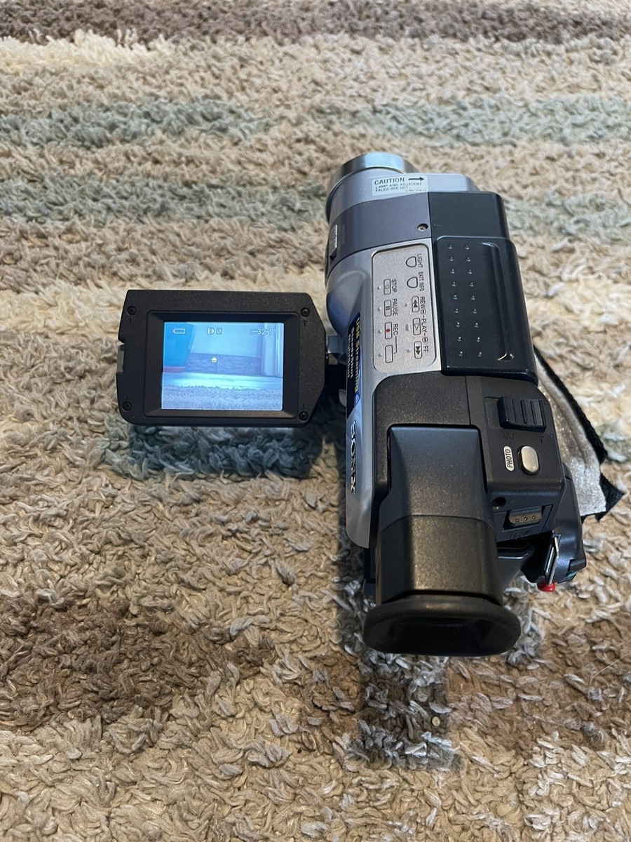 Sony Digital Handycam Digital 8 DCR-TRV130 w/ Bag & Accessories