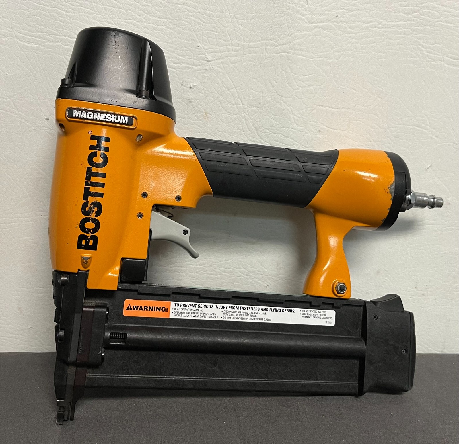 Bostitch Magnesium BT200 18 Gauge Pneumatic Brad Nailer eBay