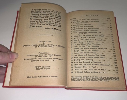 1976 YOUR YOUTH Getting The Best Out Of It Jehovah Watchtower 1st Ed Illustrated - Picture 3 of 6