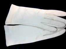White Kid Leather Above the Wrist length Gloves Size 6  Preowned.