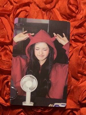 Chiquita BABYMONSTER Love Heart KPOP Girl Photo Goddess Card Red Hoodie