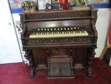 ANTIQUE VICTORIAN WALNUT CLOUGH WARREN PUMP ORGAN. VG COND. W/C PICKUP ONLY