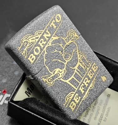 Zippo BORN TO BE FREE, Motivgravur, Finish: Iron Stone