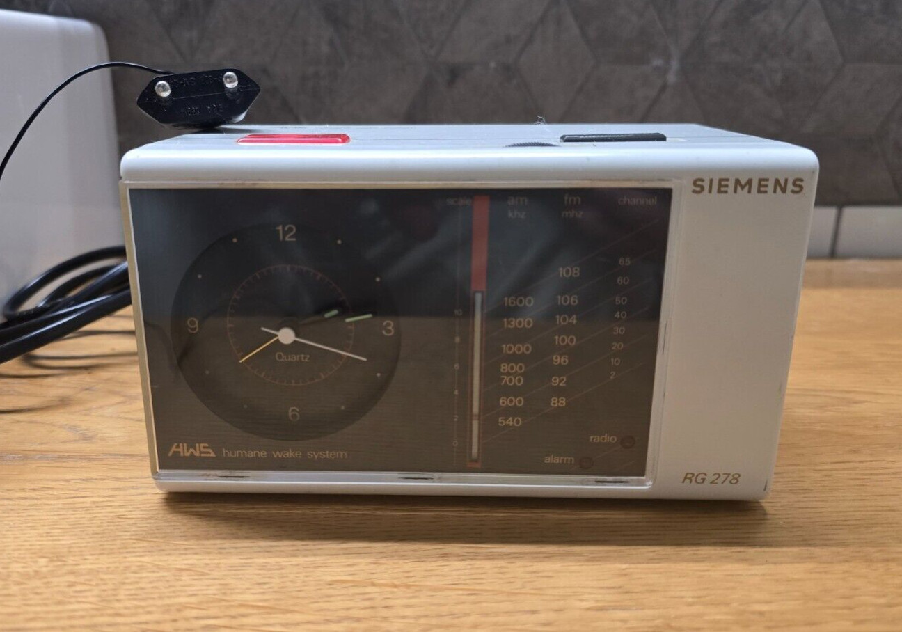 Siemens RG 278-5 Clock Radio– HWS Human Wake System – Vintage Quartz Radiowecker