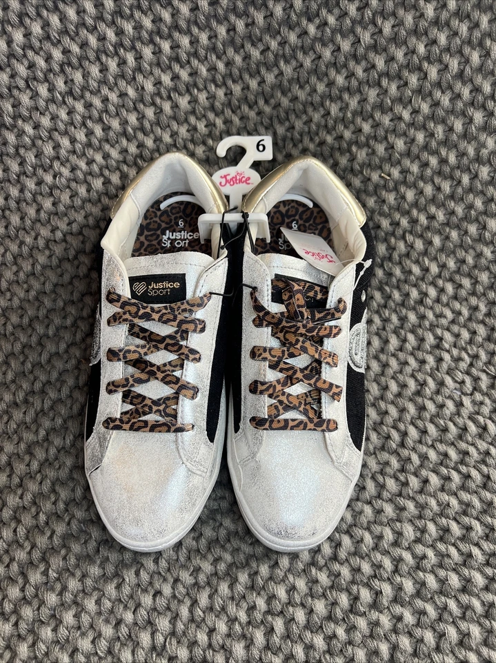 NUEVAS Tenis Justice Plateadas y Negras Corte Baja Moda Niñas Talla 6 Jóvenes Foto 2 de 4