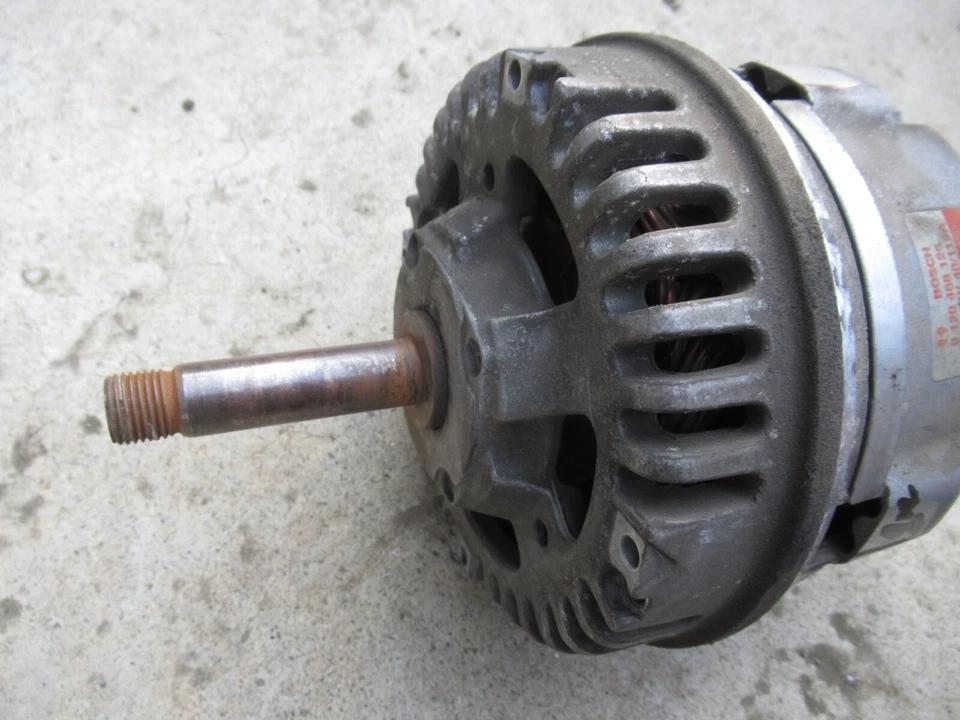 Porsche 911 / 964 / 993 Alternator 1989 - 1997 BOSCH Original Foto 2 de 4