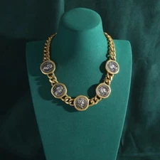 Gold Queen's head coin necklace/light luxury fashion retro elegant personality