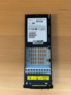 HPE 3PAR 920 GB SAS SSD (PM1643)   24× verfügbar