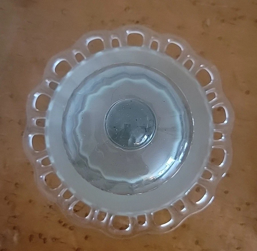 Prato de servir Amici Bell cúpula vidro coberto manteiga de queijo verde claro 7" A X 8" D - Imagem 2 de 4